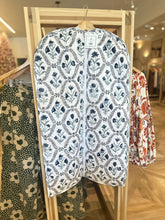 Load image into Gallery viewer, Quilted Garmet Bags
