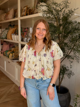 Load image into Gallery viewer, Floral Bubble Blouse
