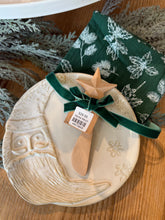 Load image into Gallery viewer, Green &amp; Ivory Christmas Plate &amp; Towel Set
