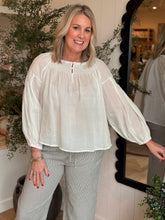 Load image into Gallery viewer, White Peasant Linen Blouse

