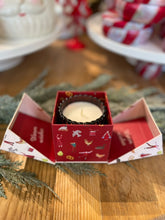 Load image into Gallery viewer, Holiday Winterberry Candle
