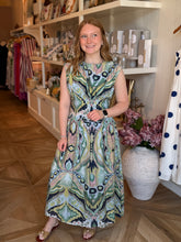 Load image into Gallery viewer, Navy &amp; Mint Sleeveless Midi Dress
