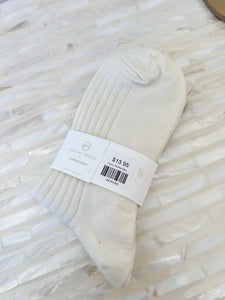 Ivory Ruffle Back Socks