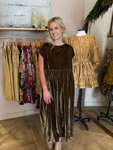 Load image into Gallery viewer, Velvet Overfit Midi Dress
