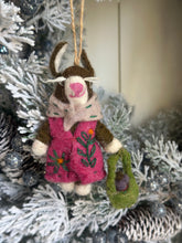 Load image into Gallery viewer, Wool Felt Folk Critter Ornaments
