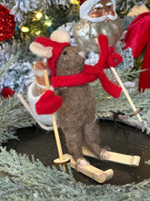 Load image into Gallery viewer, Wool Felt Gourmand Mice
