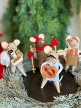 Load image into Gallery viewer, Wool Felt Gourmand Mice
