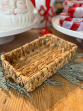 Load image into Gallery viewer, Hyacinth Guest Napkin Tray
