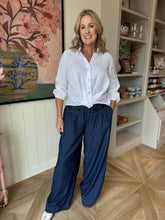 Load image into Gallery viewer, White Linen Twist Front Blouse
