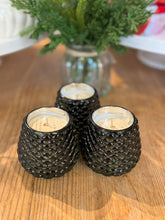 Load image into Gallery viewer, Illume Holiday Pinecone Votives
