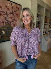 Load image into Gallery viewer, Mauve Print Smock Top with Tassel
