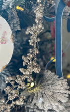 Load image into Gallery viewer, 72&quot; Champagne Foam Glitter Garland
