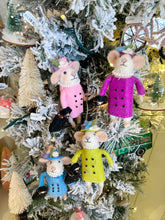 Load image into Gallery viewer, Wool Queen Mouse Ornaments
