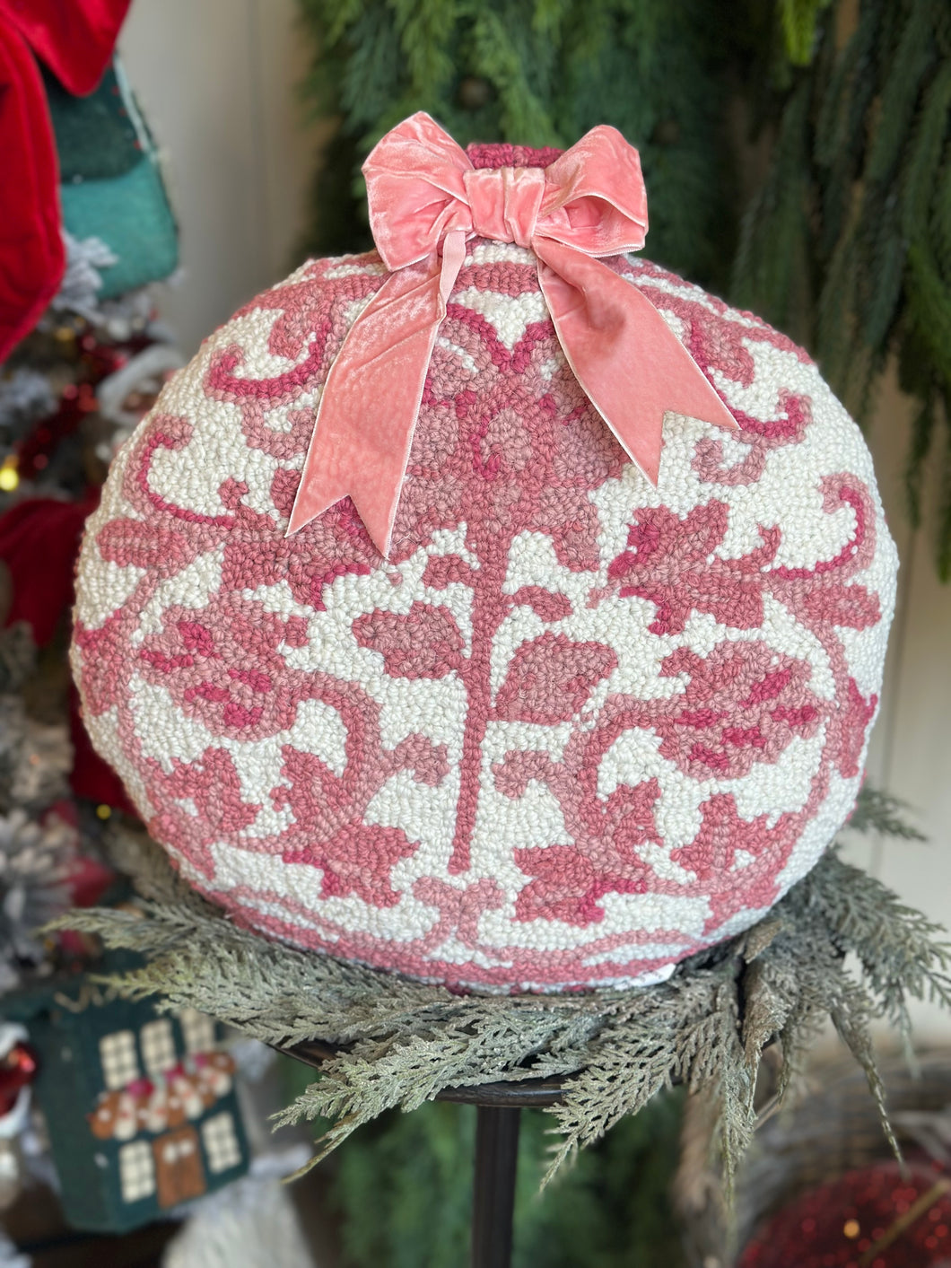 Chinoiserie Shape Ornament Hook Pillow