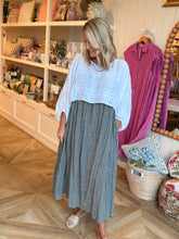 Load image into Gallery viewer, Jakard White Linen Bolero
