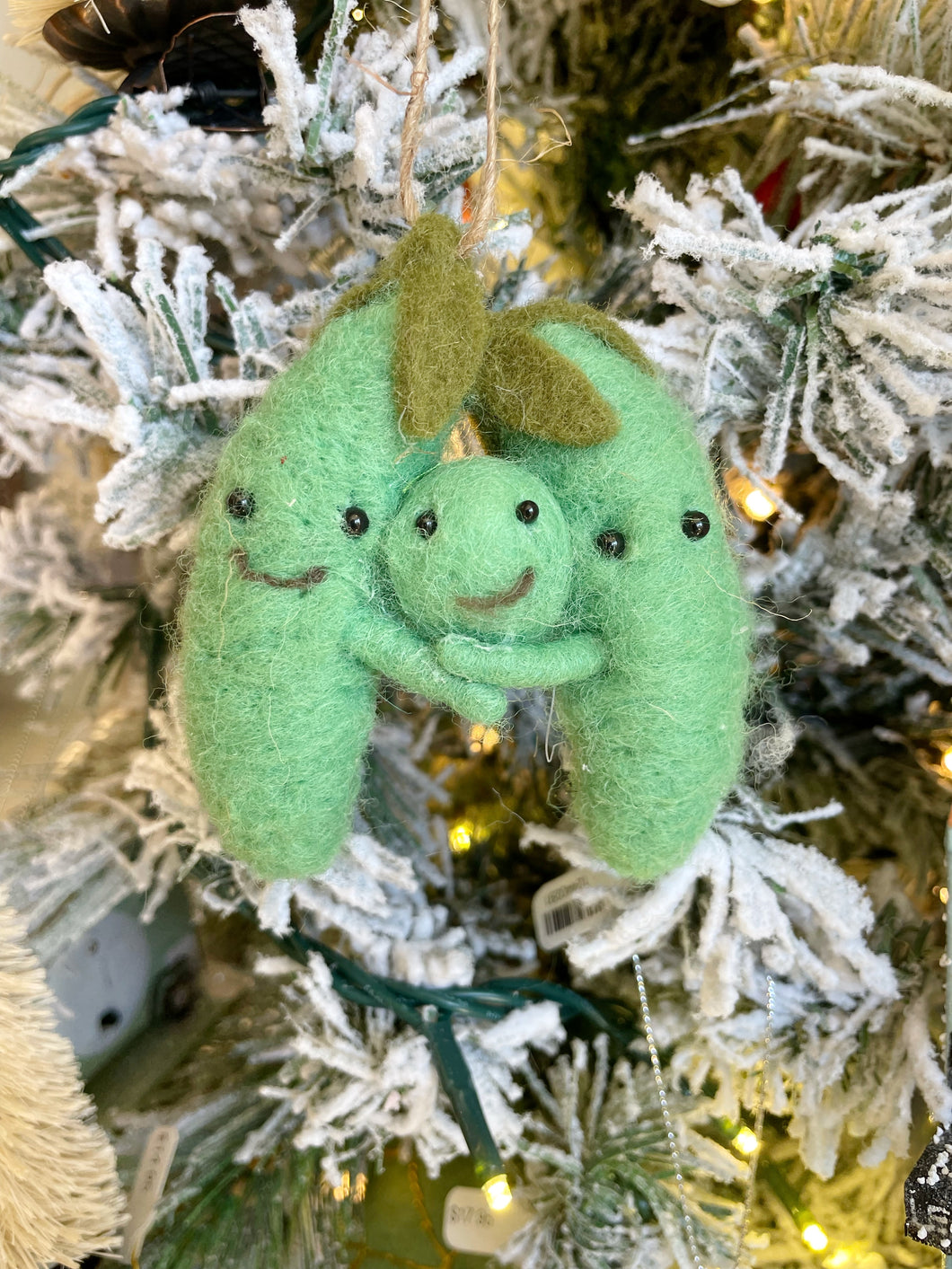 Wool Pea Pod Family Ornament