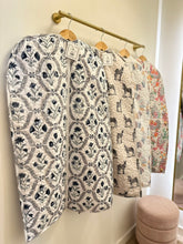 Load image into Gallery viewer, Quilted Garmet Bags
