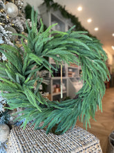 Load image into Gallery viewer, 25&quot; Spruce Wreath
