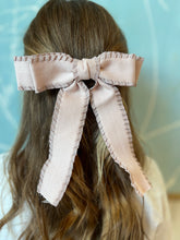 Load image into Gallery viewer, Winnie Hair Bows
