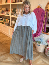 Load image into Gallery viewer, Jakard White Linen Bolero
