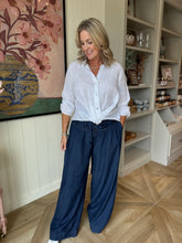 Load image into Gallery viewer, Dark Baggy Denim Pants
