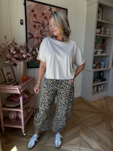 Load image into Gallery viewer, Chestnut Leopard Barrel Jeans
