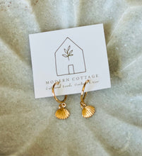 Load image into Gallery viewer, Shell Earrings
