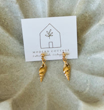 Load image into Gallery viewer, Shell Earrings
