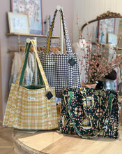 Load image into Gallery viewer, Shoulder Quilt Bags

