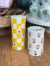 Load image into Gallery viewer, Floral Budvases
