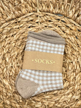 Load image into Gallery viewer, Picnic Mid Crew Socks
