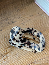 Load image into Gallery viewer, Leopard Flat Hair Clip
