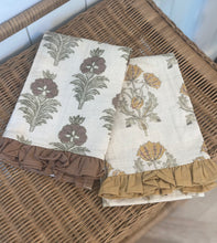 Load image into Gallery viewer, Fall Ruffle Tea Towels

