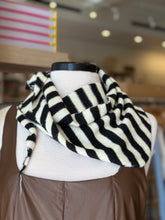 Load image into Gallery viewer, Triangle Sweater Scarves
