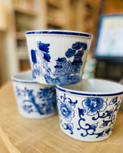 Load image into Gallery viewer, Blue Chinoiserie Deli Container
