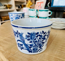 Load image into Gallery viewer, Blue Chinoiserie Deli Container
