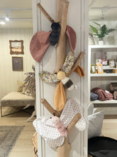 Load image into Gallery viewer, Plush Comforter Insects
