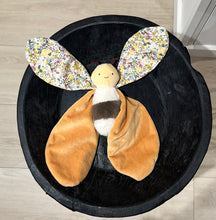 Load image into Gallery viewer, Plush Comforter Insects
