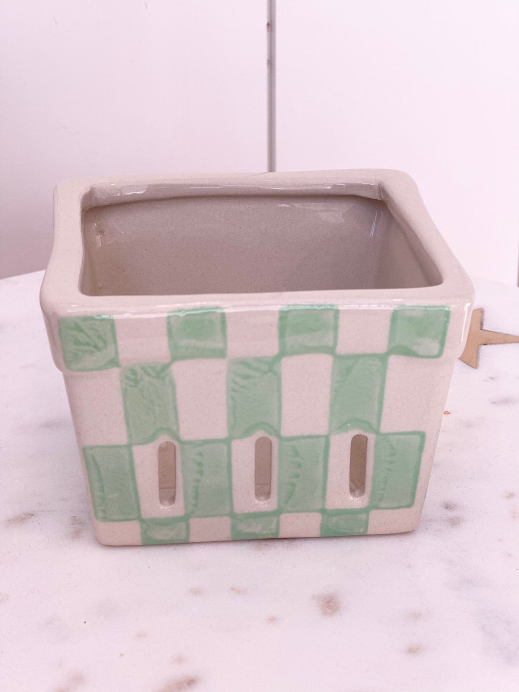 Stoneware Checkered Berry Baskets