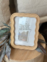 Load image into Gallery viewer, Rubber Wood Scalloped Photo Frames
