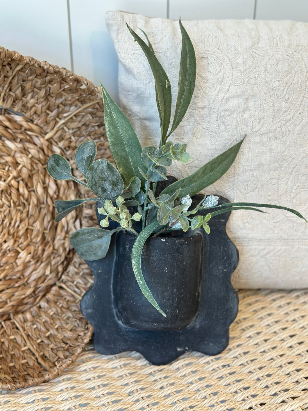Black Clay Wall Pockets