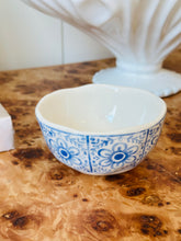 Load image into Gallery viewer, Stoneware Patterened Finger Bowls

