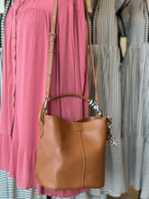 Load image into Gallery viewer, Tan Vegan Leather Purse
