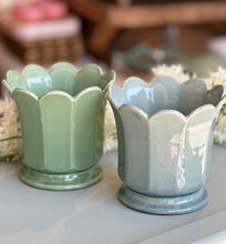 Load image into Gallery viewer, Maline Pedestal Pots
