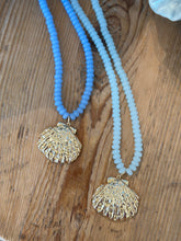 Load image into Gallery viewer, Beaded Shell Necklace
