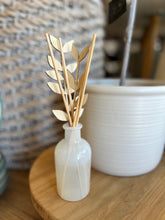 Load image into Gallery viewer, Tried &amp; True Wood Reed Diffuser
